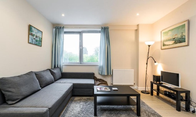 Barnet Apartment | NEW Amazing 2 Bedroom Flat in New Barnet