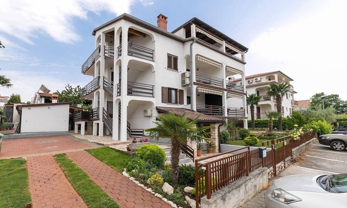 Spadici Apartment | New and modern stylish one bedroom apartment in one of the best locations in Porec, close to the beach