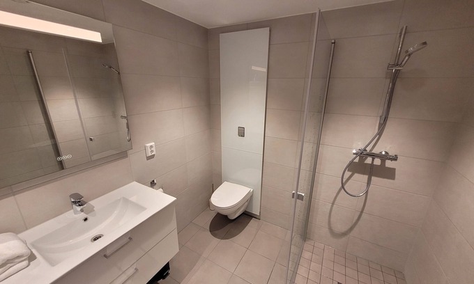 Ytrebygda Apartment | New apartment 5min to airport at Kokstad train station