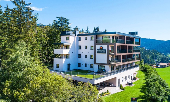 Avelengo Apartment | New apartment hotel near Merano with mountain views, sauna, bike room, WiFi & parking