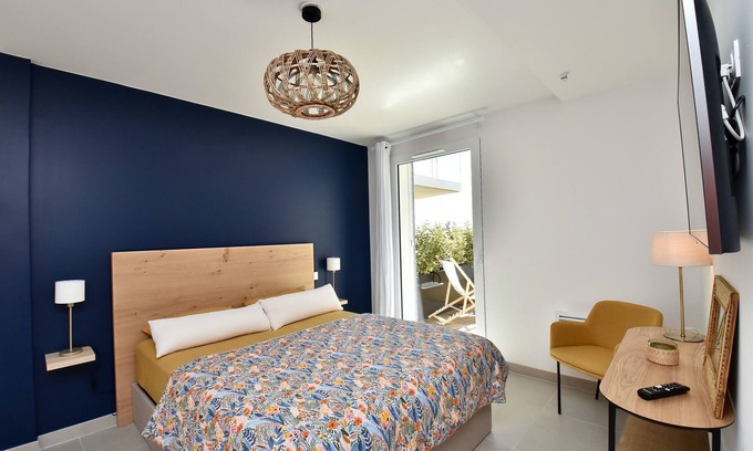 Royan Apartment | NEW! Apt. 4 pers. STANDING- FONCILLON On the beach