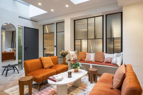 Grenelle Apartment | New Art Gallery Loft in the Heart of Paris 15