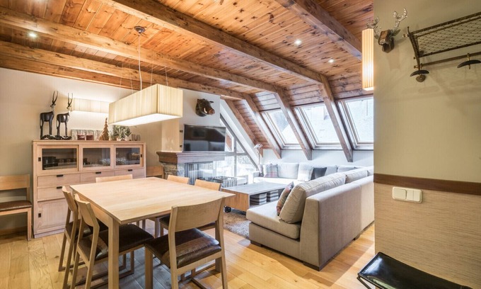 Baqueira Apartment | New ARTIC by Totiaran, at the foot of the slopes, 13 p, 5 bedrooms in Val de Ruda