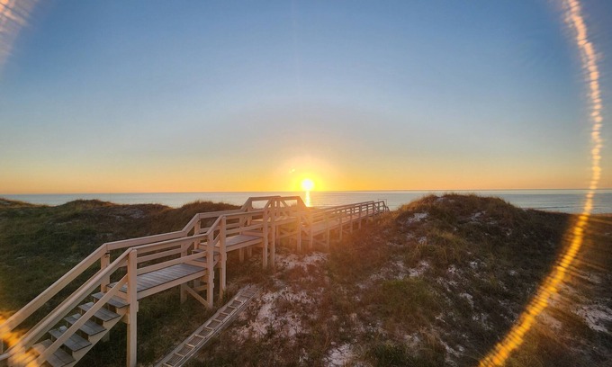 Cape San Blas House | NEW BEACHFRONT-2 masters-hot tub-game room-gated Ovation w/Amenities, dogs OK!