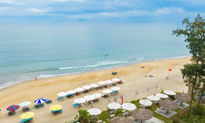 Cam An House | New Beachfront House 5BRs - Steps to Beach