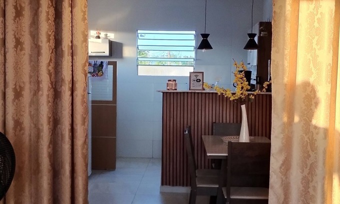 Cruz das Armas House | New House Season Complete and cozy house, supporting up to 6 people.