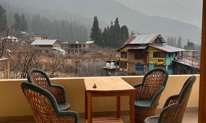 Bajaura Hotel | New Brahma Guesthouse
