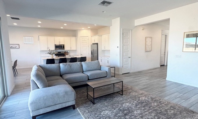 Laveen Village House | New Build 3bedroom house with WiFi just minutes away from downtown & the airport