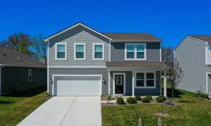 Maxwell House | New build! 4BR, Family Friendly,nYard+Garage