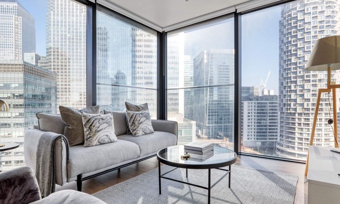 Canary Wharf Apartment | New Build Canary Wharf 2BR w/ Balcony nr shops, by Blueground