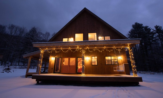 Mendon House | New Build, Great Cook's Kitchen and Great for (well- behaved) Children