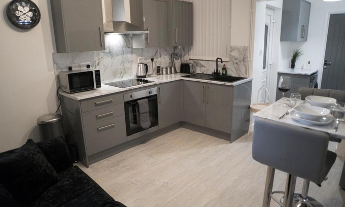 Gedling House | NEW Carlton House Wi-fi Netflix