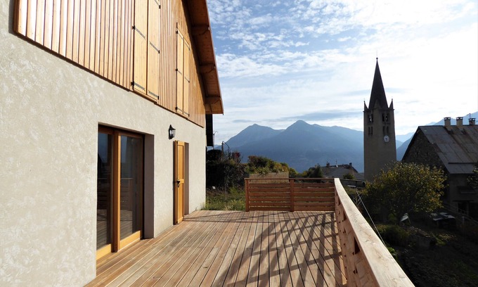 Puy-Saint-Andre Ski Chalet | New chalet near Briançon, very bright, overlooking garden