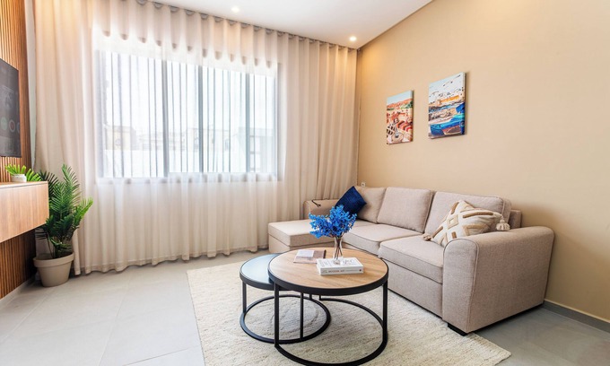 Imi Ouaddar Apartment | New Charming Boho Chic Apt/3mn To Beach/WFH w/High Speed Wifi, AC & 4K TV