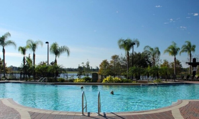 Florida Central Atlantic Coast Condo | New! Charming Vista Cay Lakeview Treasure Next to Pool Near parks & Conventions