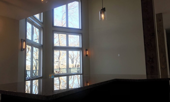 Alexandria House | New Construction on Beautiful Lake Victoria! Close to town!