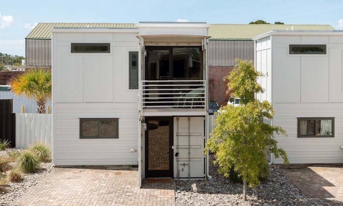 Wilmington House | New! Container Home in Heart of Cargo District