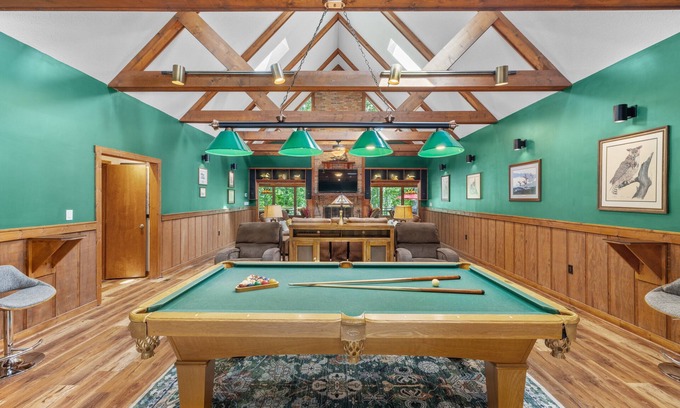 Cadiz House | NEW: "Cool Goose Landing" | Lakefront w/Private Dock, Games, Event Space & More!