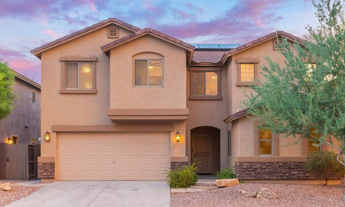 South Mountain House | NEW! Cozy Saguaro Heated Pool, Hot Tub, Mini Golf, Pool Table, Fire Pit, Arcade!