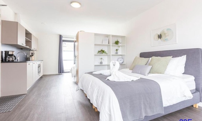 Delft Apartment | New Delft City view central modern family top floor apartment Utopia 20e