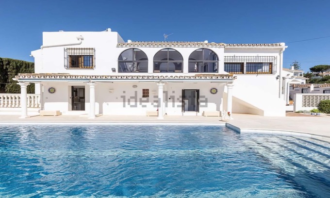 Puerto de la Duquesa Villa | NEW FINCA BOHO CHIC amazing SEA VIEW - 5 Bedrooms- for Golfers only