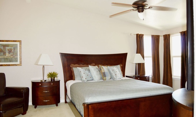 Havasu Lake House | NEW! Gorgeous Havasu Home with Beautiful Lake Views