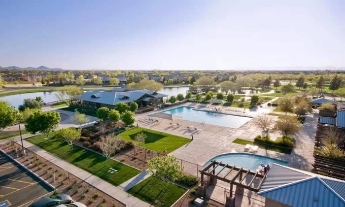 Power Ranch House | *NEW* Gorgeous Oasis Retreat Pools Golf Pickleball