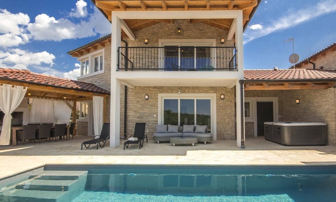 Rosini Villa | New gorgeus villa with heated swimming pool near Porec