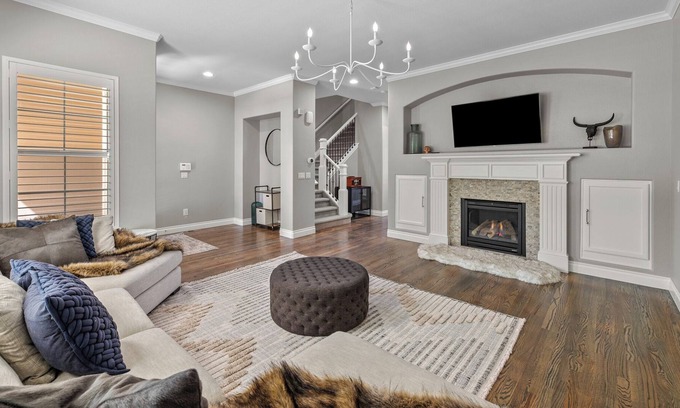 Lone Tree House | New! Gourmet Kitchen - Close to Lone Tree and Bluffs Regional Park - 30+ Day