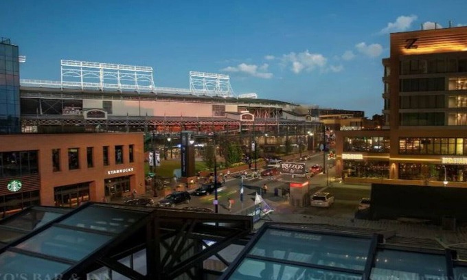 Wrigleyville House | New home w/view & party deck - 2nd Floor