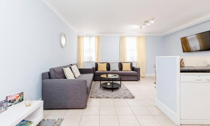 Shadwell Apartment | New House 10 minutes to Tower Bridge! 8 people!