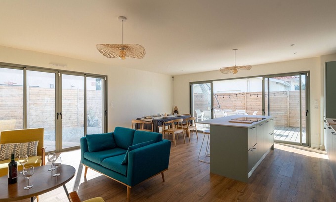 Biscarrosse Plage House | New house near ocean, terrace, parking, 8 people