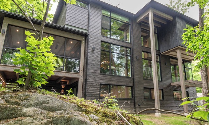 Mont-Tremblant House | NEW! Lagom Trad | 5 Bedrooms |Spa | Tremblant Living