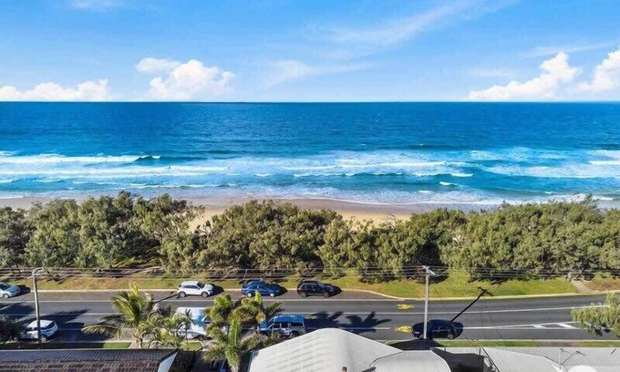 Buddina House | New Listing Absolute Beachfront Living in Buddina