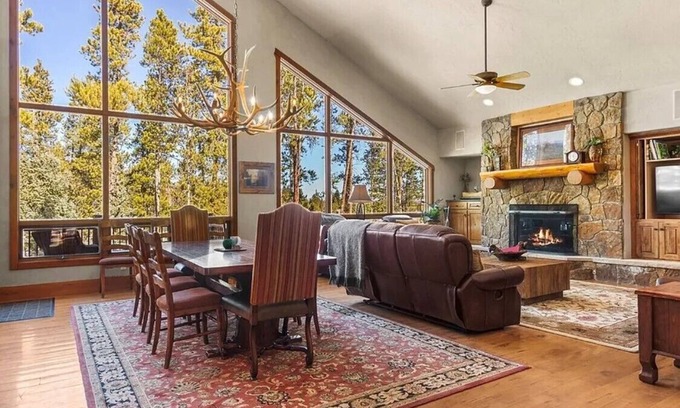 Four O'Clock House | New Listing - Beautiful large ski-in/ski-out home with amenities galore!