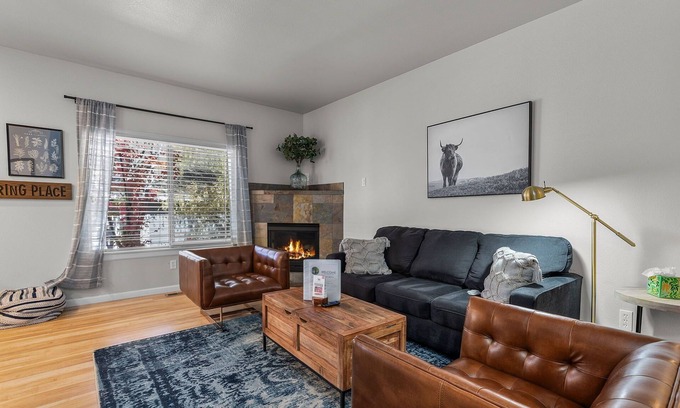 Southern Crossing House | New Listing! Blocks from Old Mill District| Fireplace | Desk | Patio | Garage