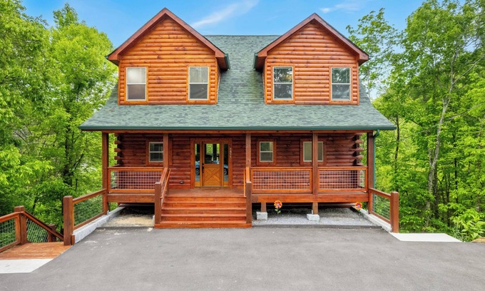 Sevierville Cabin | New Listing! Central To Attractions, Indoor Pool!
