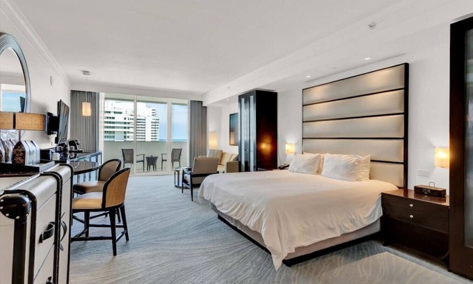 Mid Beach Condo | New Listing - Fontainebleau Sorrento Junior Suite