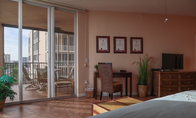 South Island Condo | NEW LISTING! Gorgeous 3B/2B Island Vacation Corner Condo With Spectacular Views! Barrier Free Shower!