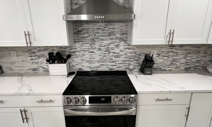 Goose Creek House | New Listing! Luxurious Remodeled Home! Discounts Available For 7 Nights Or More