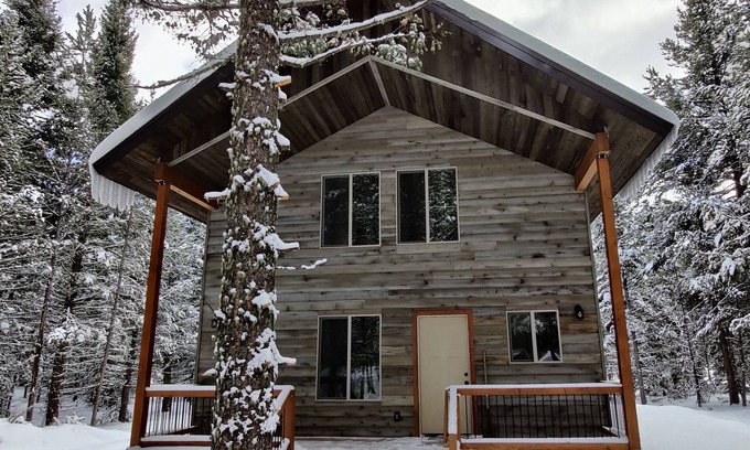 Island Park Cabin | New listing new construction 19 miles to Yellowstone free Wifi