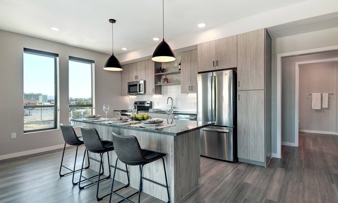 Downtown Phoenix Apartment | New Listing! Spacious Downtown 2bd with Resort Amenities