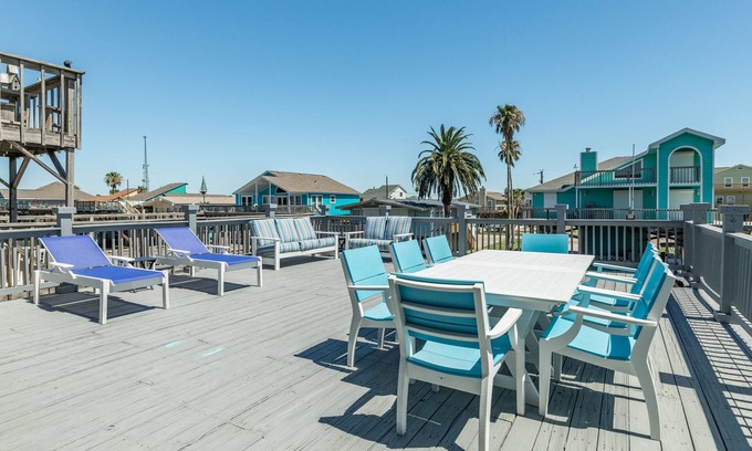 San Luis House | New listing! Stunning bayfront canal home w/ amazing views