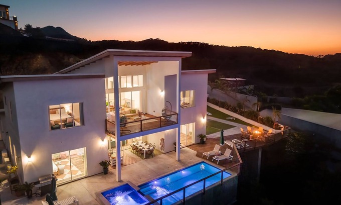 Roatan Villa | NEW! Lux Remote Escape w/Concierge, Pool, Hot Tub, Views, Beach & Water Sports