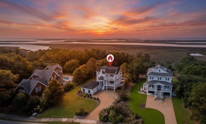 Corolla House | NEW LUX Soundfront, Pool, Elevator, Currituck Club, Currituck Club