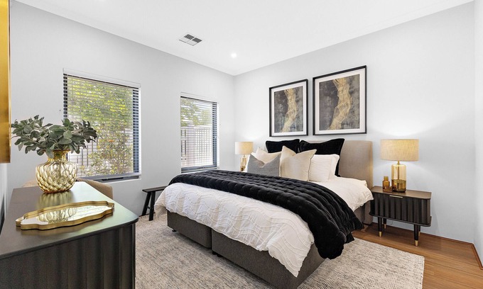 Victoria Park House | New Luxe Retreat in a Prime Location. Step Free.