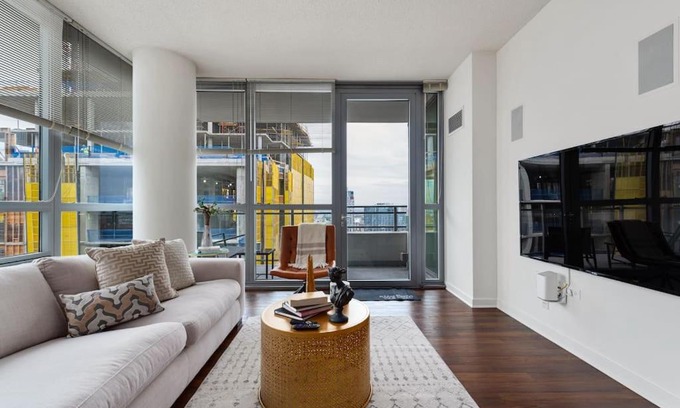 Downtown Chicago Apartment | New Luxury 3 Bdr Apt in Chicago C9