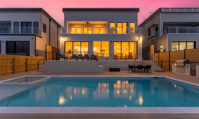 Port Isabel House | NEW LUXURY 4,000 SF Waterfront Home w/Pool , Sleeps 22