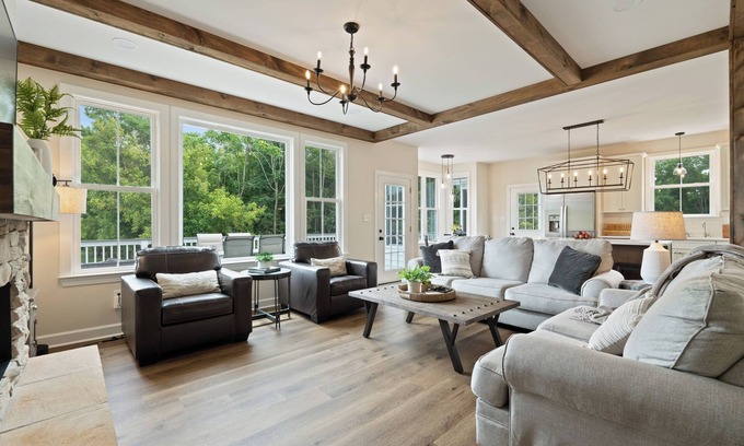 Stanley Cottage | NEW Luxury Cottage with Mountain Views