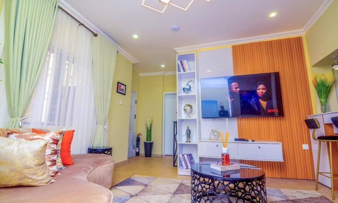 Lekki Phase 1 Apartment | New Luxury Game Oasis: Wi-Fi,PS5,King Bed with a Double Bed 2 bedroom and 2 bath